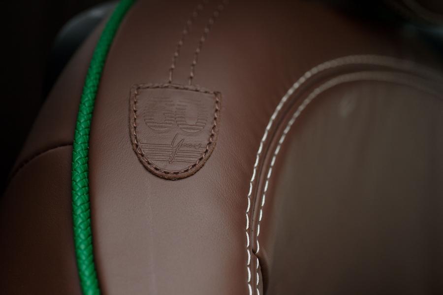 Детали интерьера Mini Cooper 60 Years Edition (F56) 2019 года  (WW) (фото 91 из 189)